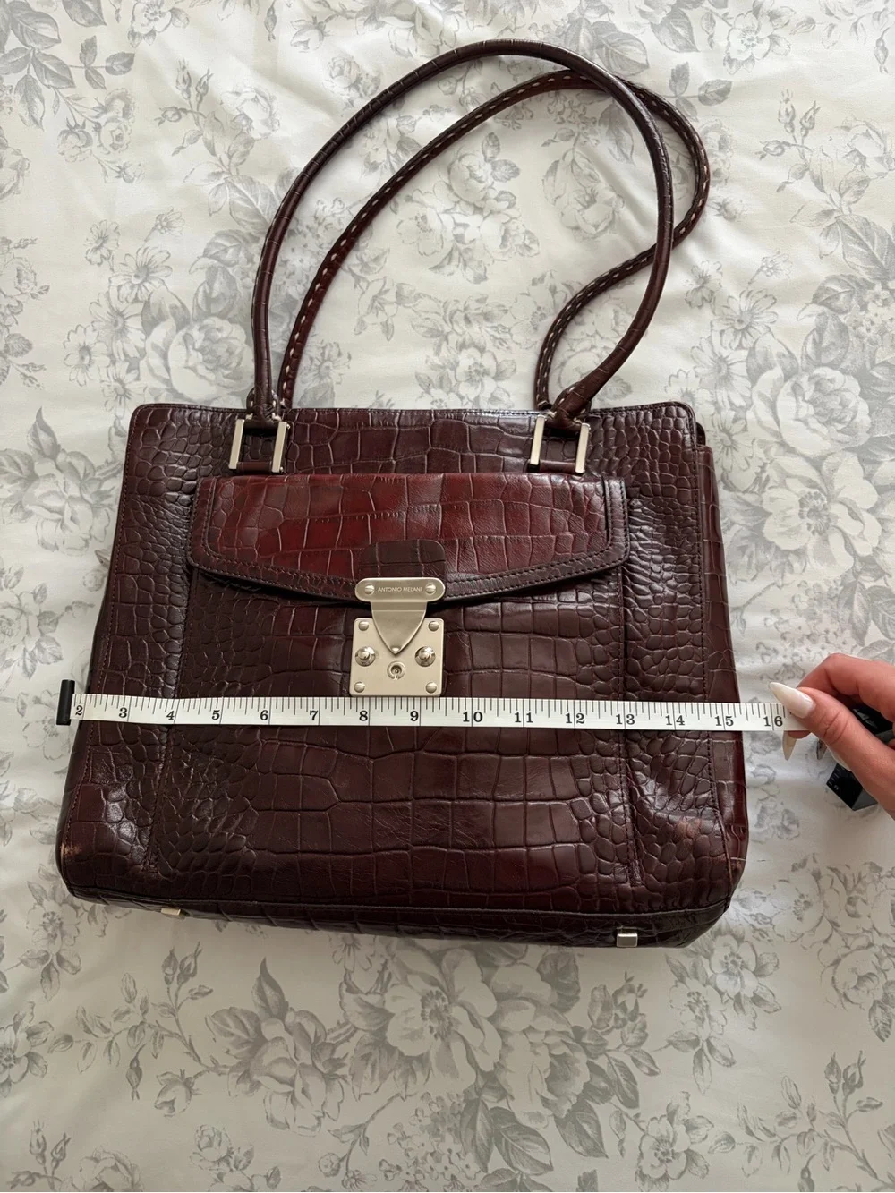 Y2K ANTONIO MELANI Croc-Embossed Shoulder Tote in Dark Brown